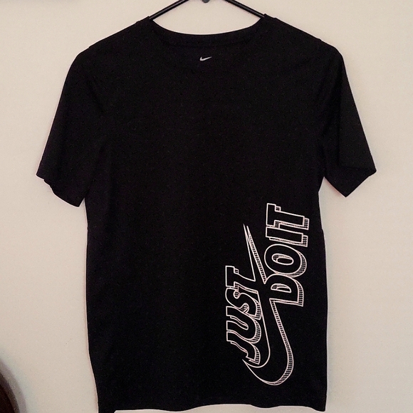 Nike dry fit girls shirt - Picture 1 of 4